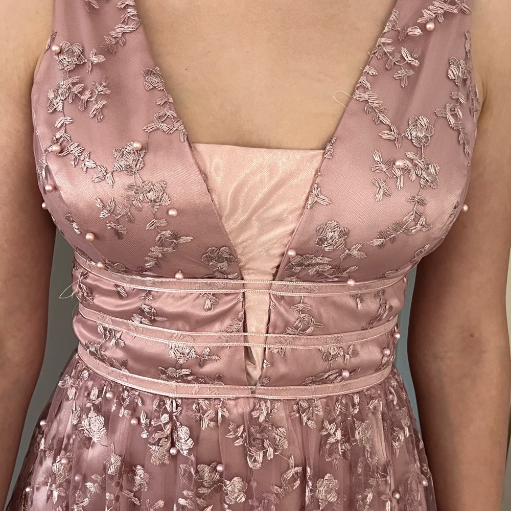 Elegant Avery G Dusty Pink Floral Lace Dress Tulle - Picture 3 of 7